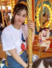 她是刘湘好闺蜜也是我国泳坛第一女神居然还是勇士和库里球迷