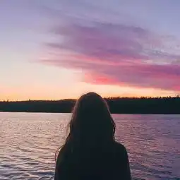  教你用唯美背影照在朋友圈杀出一条血路