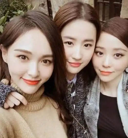 唐嫣婚礼再加一位伴娘,刘亦菲陈钰琪竟然都输给了她