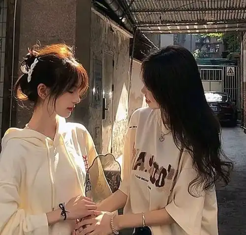闺蜜头像同样是混日子,和你们混在一起就开心一点