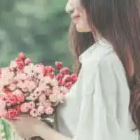  有捧花的女生微信头像吗微信头像图片大全