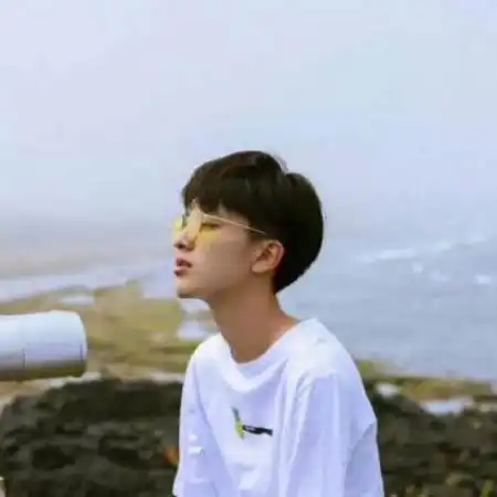  小清新阳光帅气男生头像,多想拥有这么帅的样子