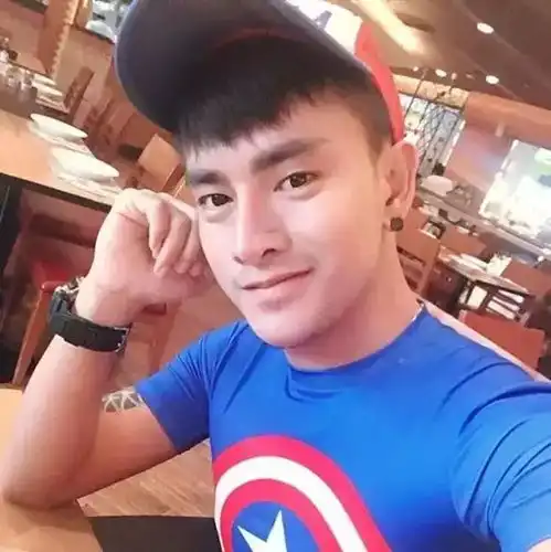  男子为求职整容30次成网红网友热评美在灵魂更重要