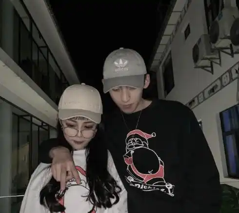  没在一起拍情头顾茜茜跟风杨清柠,晒照秀恩爱,竟说是玩笑