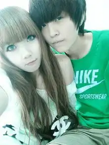  他们两个的情侣头像