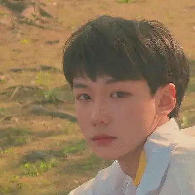  原谅捧花的我盛装出席只为遇见你