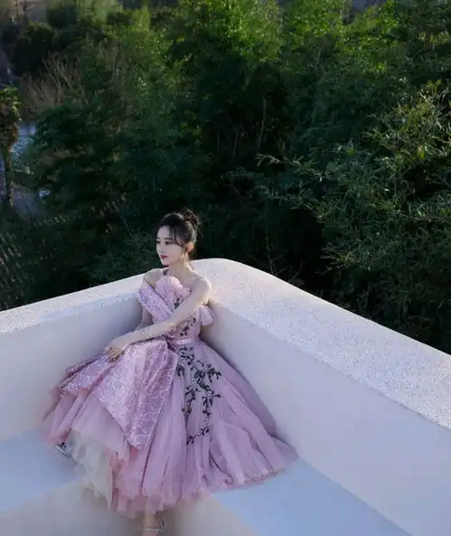  谭松韵晒健身大片,网友原来十一娘身材这么好