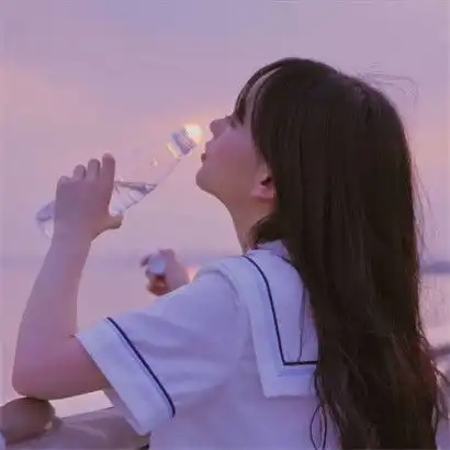  女生海边头像侧面图片,唯美清新太美丽了