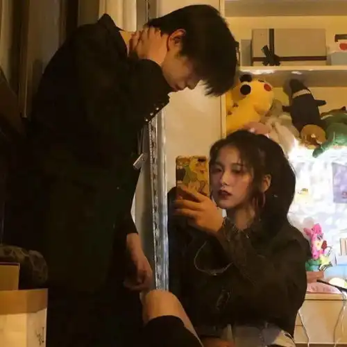  头像不活在谁的期待里