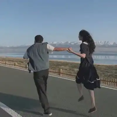  火热至尊版情侣头像,超奈斯限量版风,一左一右甜到爆炸