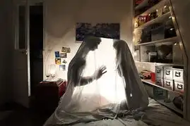  跟拍情侣间的私密生活