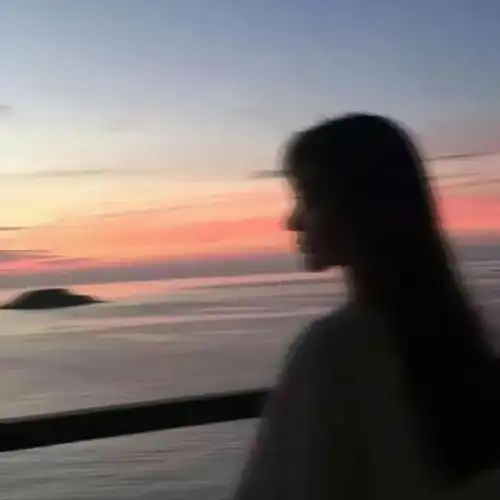  甜丧温柔女生头像