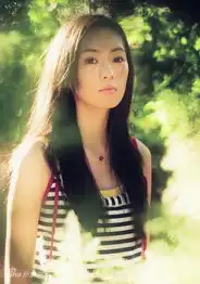  童瑶清新写真曝光俏皮活泼似邻家女孩