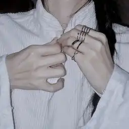  这人皮肤白的是病吗