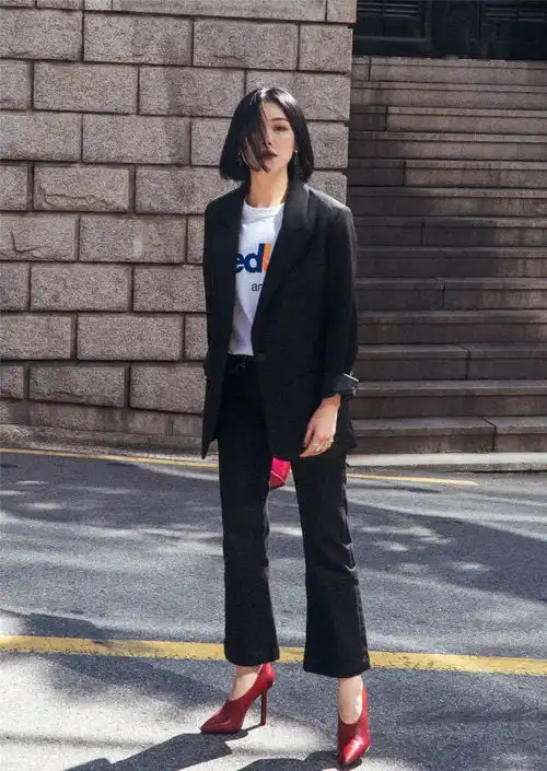  酷女孩必杀器黑色西装飒全场