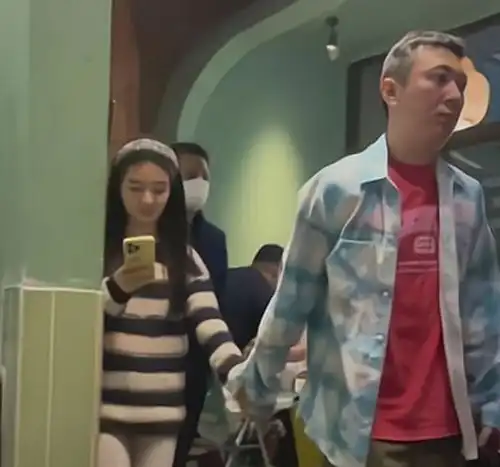  王思聪新女友身份被扒,疑似19岁网红苡慕,两人年龄相差17岁