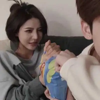  亲密情头真人浪漫头像