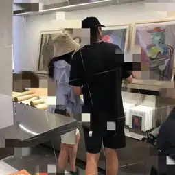  杨幂魏大勋恋情曝光疑二人穿情侣鞋约会被拍,团队直接挂掉电话