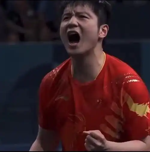  张继科祝贺马龙获得四届奥运冠军,曾也祝贺樊振东,冠军们太忙没回应