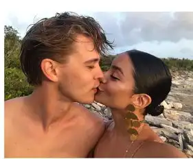  谁说好莱坞没爱情相爱七年狂撒糖,155和183的北美最甜情侣了解下