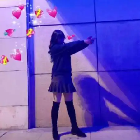  被爱心击中的情侣个性头像一男一女