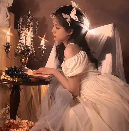  真人女生头像开心就好过去不足挂齿