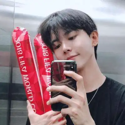  男生头像真人阳光帅气全力以赴的喜欢