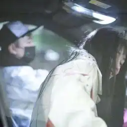  蔡徐坤恋情曝光女方是王思聪绯闻对象,齐换情侣头像引热议