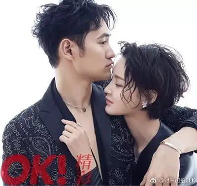  张歆艺袁弘情侣写真齁甜大胆调情耳鬓厮磨