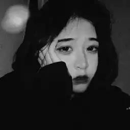  伤感孤单黑白女生头像痴情有罪我来背