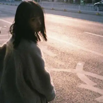  唯美背影头像女生长发好看头像女背影或侧