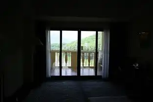 一大群闺蜜的三亚艳遇之旅,超多比基尼福利