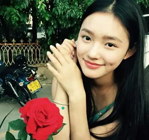  预售1596万,力压流浪地球夺第一,吴京的对手来了