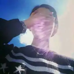  个性半透明原宿女生微信头像