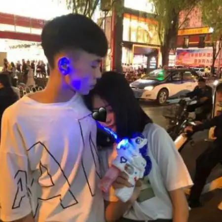  非常好看的qq情侣头像,青春时尚双人一人一张的