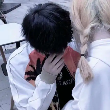  qq情侣头像青春时尚原谅我没有放不下你