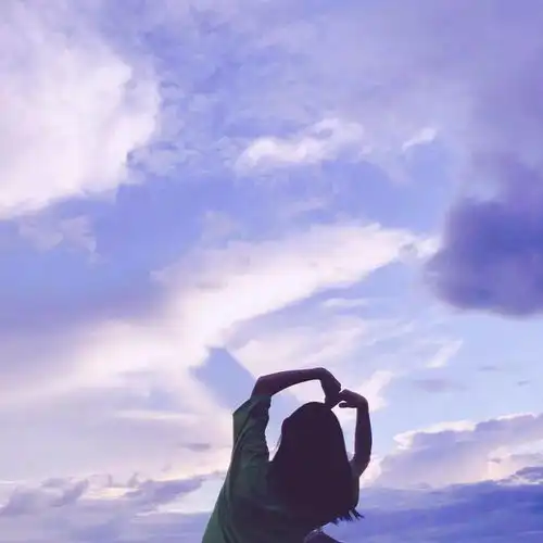  即使自己一个人陷入了黑暗,也想让某个人微笑,我深信这一点