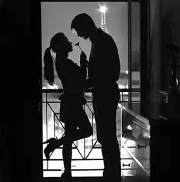  婚纱情侣双人写真