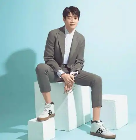  马苏种种做法让网友不解,魏大勋送马苏回家,马苏表示大勋只是司机