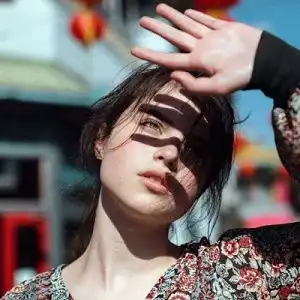  欧美气质个性霸气美女微信头像10