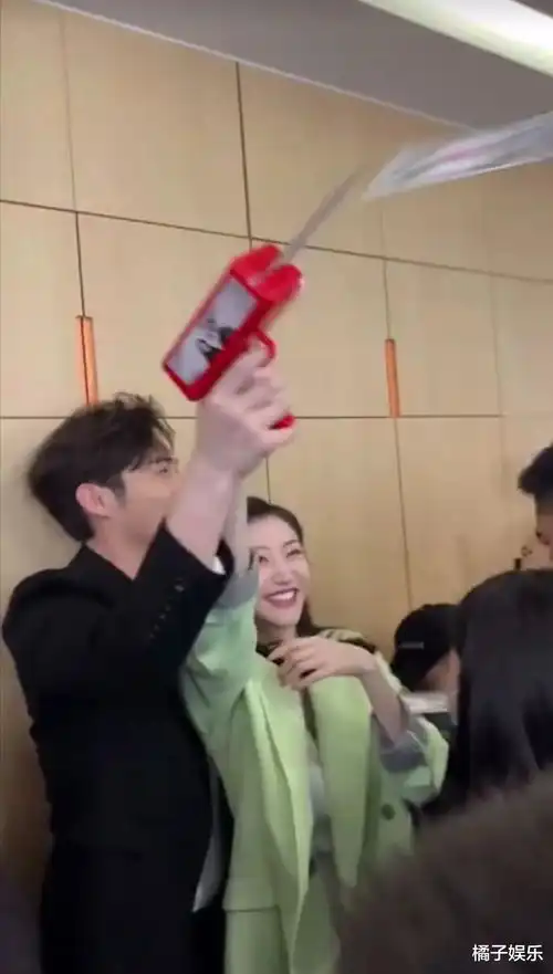  如果这都不算爱盘点景甜张彬彬互宠瞬间像极了热恋期的小情侣