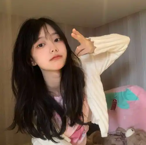  头像招桃花的女生头像