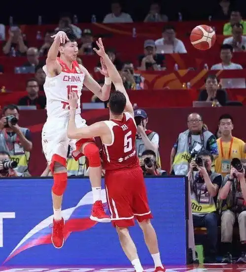  还在用手机或电视看篮球世界杯趣看大屏更爽体验来袭