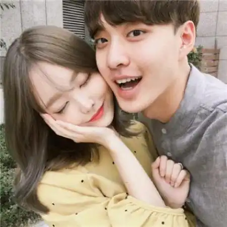  韩国情侣头像撩人超甜,全世界除了你我都不喜欢