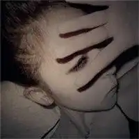  求这个头像的情侣头像女生的急