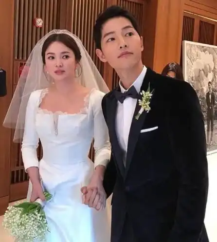  孙艺珍资产是玄彬6倍,两人成韩国最富明星情侣,上一对是双宋