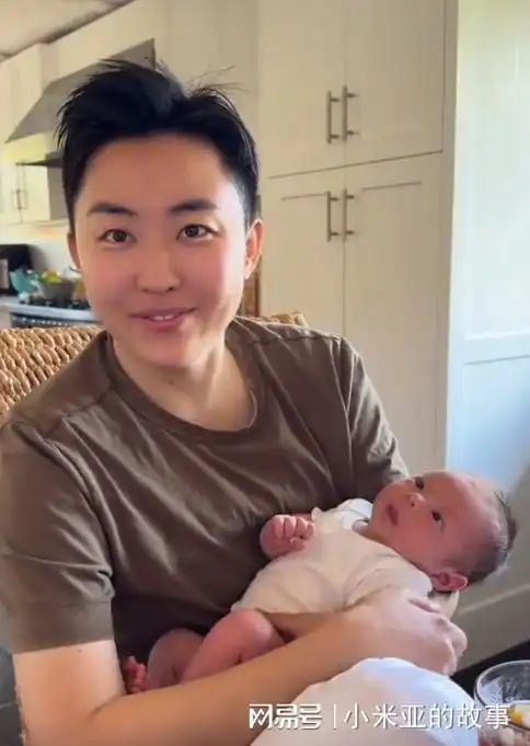 叶海洋晒娃没够,四个孩子各长各的,俩儿子一个黑头发一个黄头发