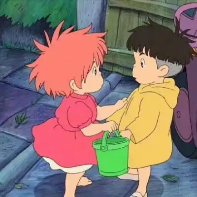  波妞宗介情头两个一起波妞和宗介高清情头双人拥抱