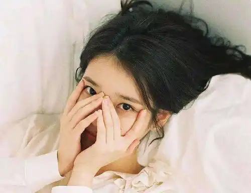 苏州一20岁女子为排解心中压力,多次行不轨举动,监控尽数拍下