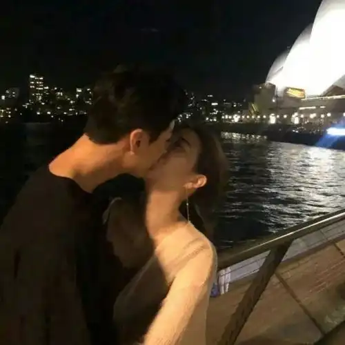  情侣头像只想做你的怀中猫